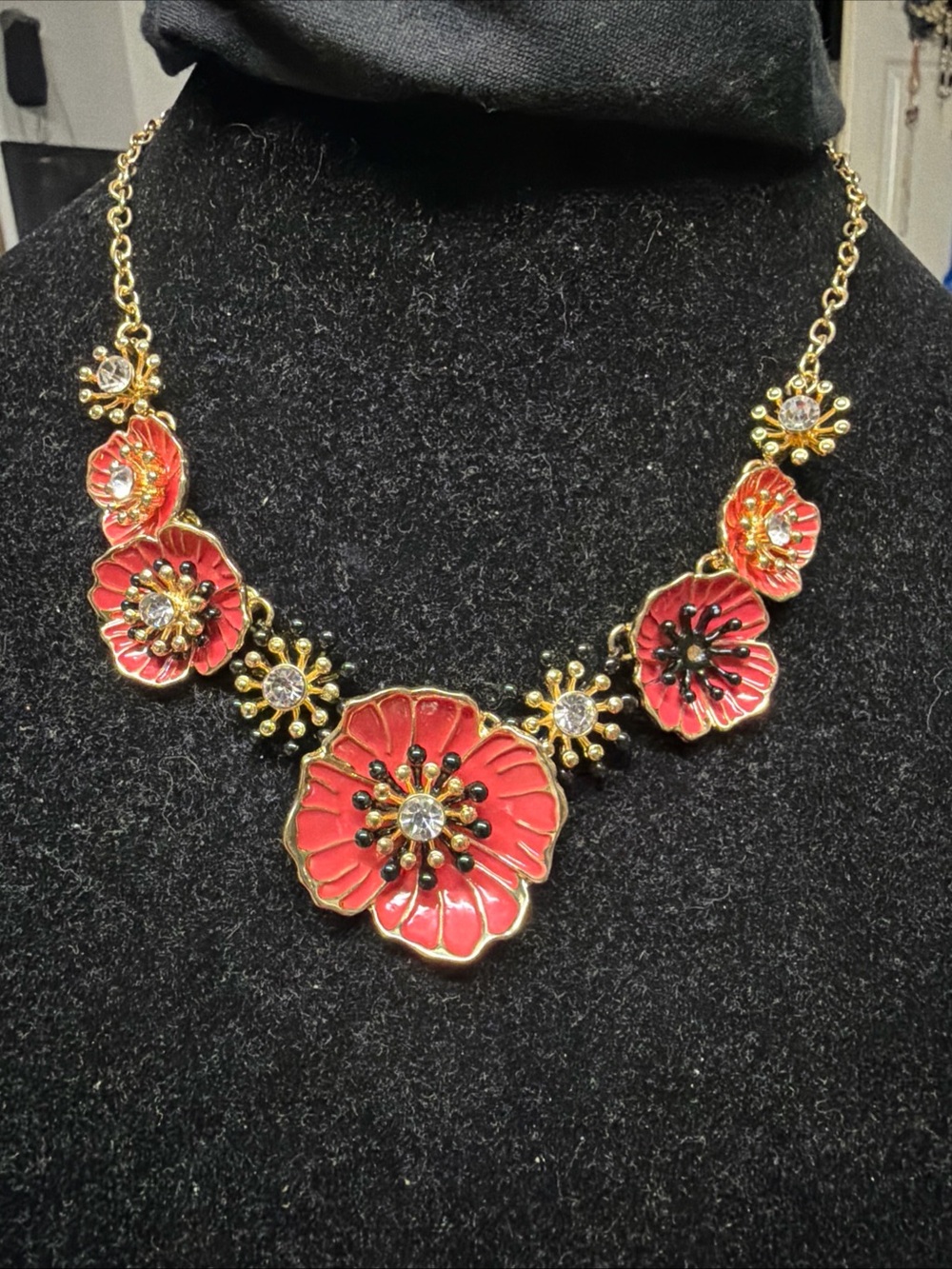 Dana Buchman Gold-Tone 3D peach black coral Floral Statement Necklace 18”